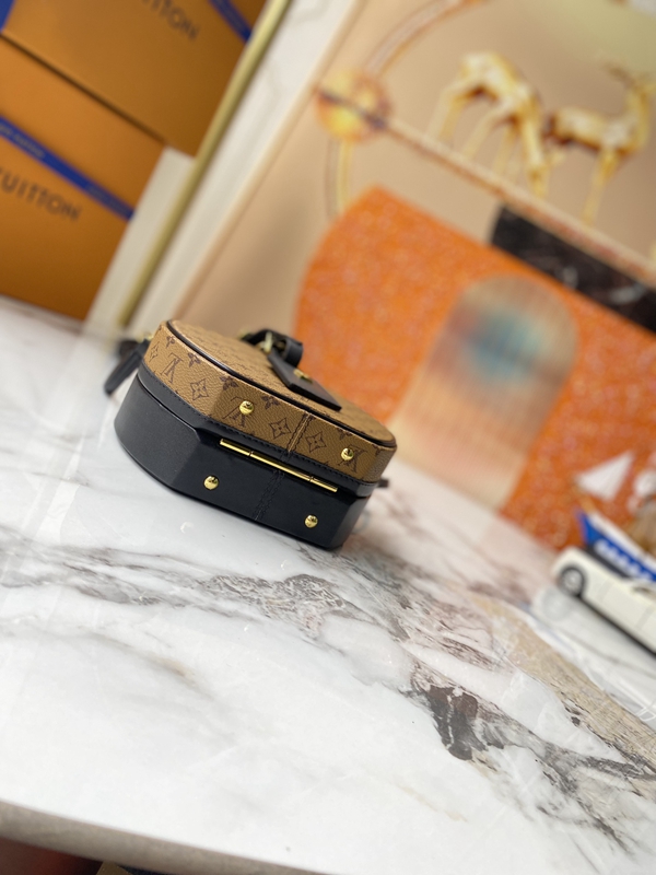 ルイヴィトンバッグ内部構造